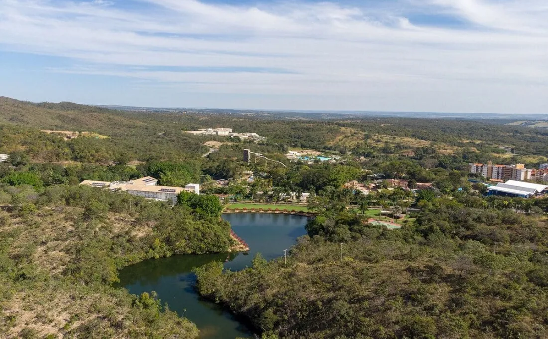 Vista aérea das piscinas